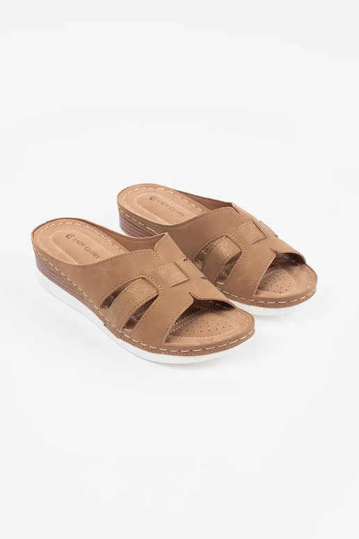 comfortabele slippers op lage sleehak...