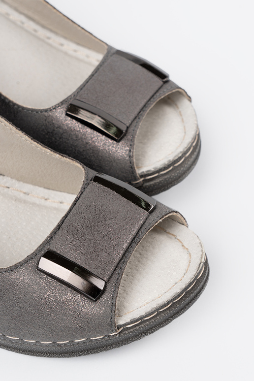 Dames grijze sandalen op een wig Dames grijze sandalen op een wig