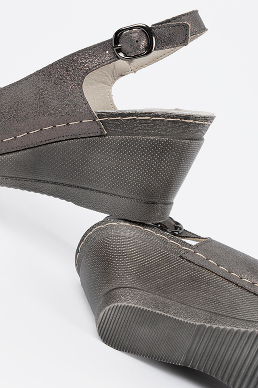 Dames grijze sandalen op een wig Dames grijze sandalen op een wig