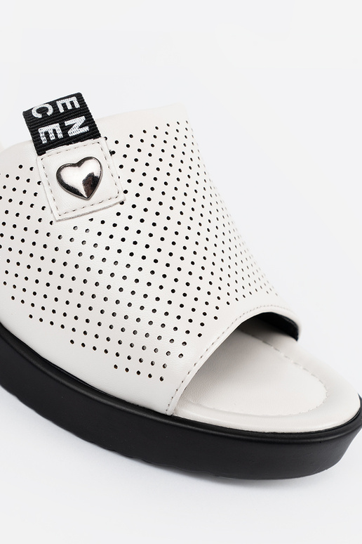 Gehaakte slippers met platform wit Gehaakte slippers met platform wit