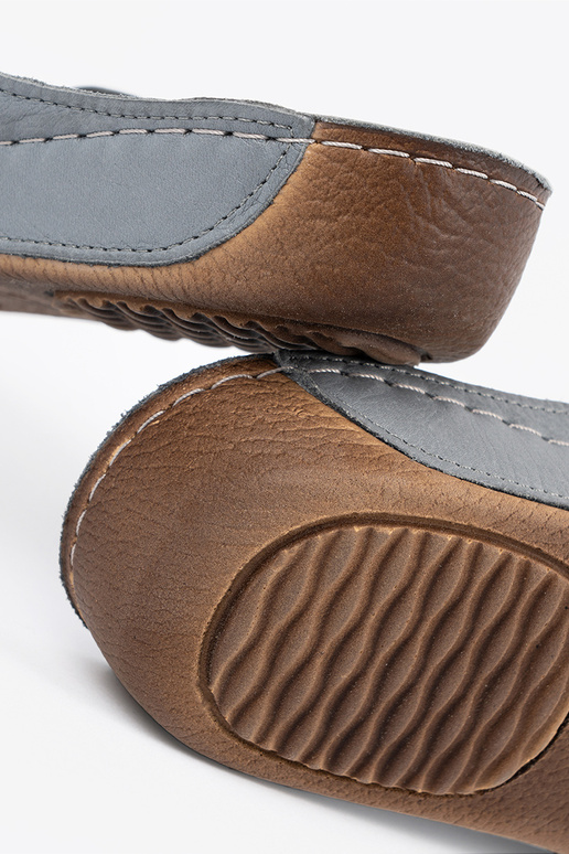 Leren slippers in grijs