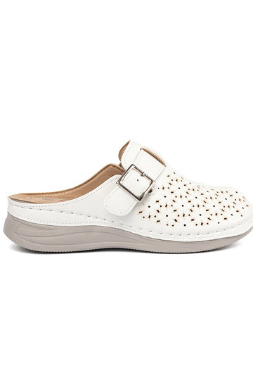 Slippers met gesloten tenen...