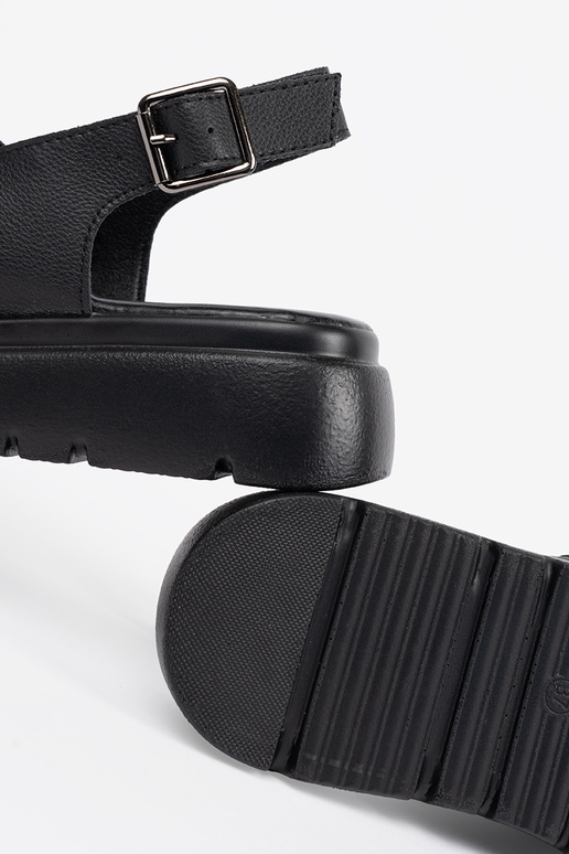 Zwarte klassieke sandalen met platform Zwarte klassieke sandalen met platform