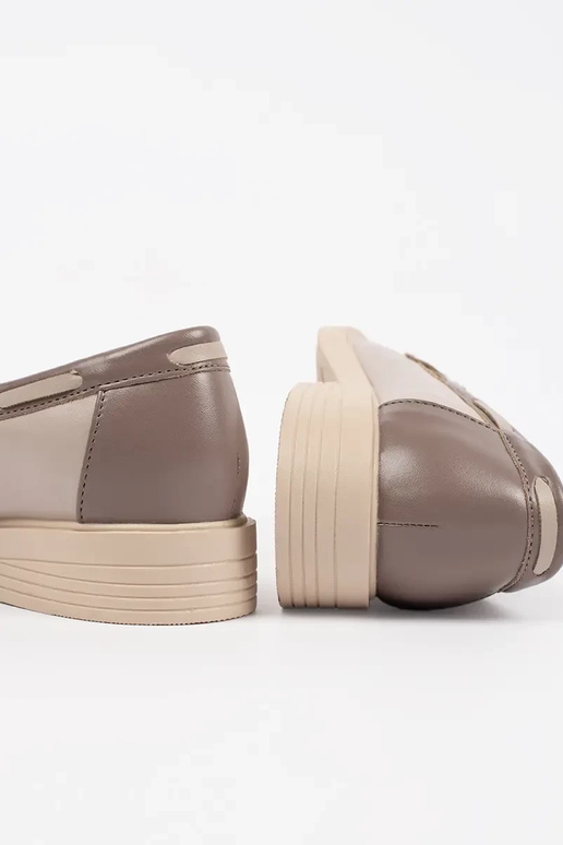 zandkleurige instapschoenen met leren... zandkleurige instapschoenen met leren...