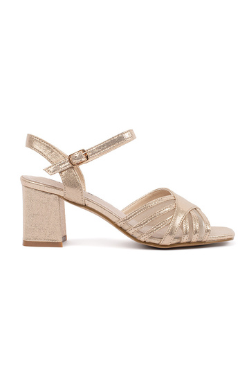 Gouden glanzende sandalen...