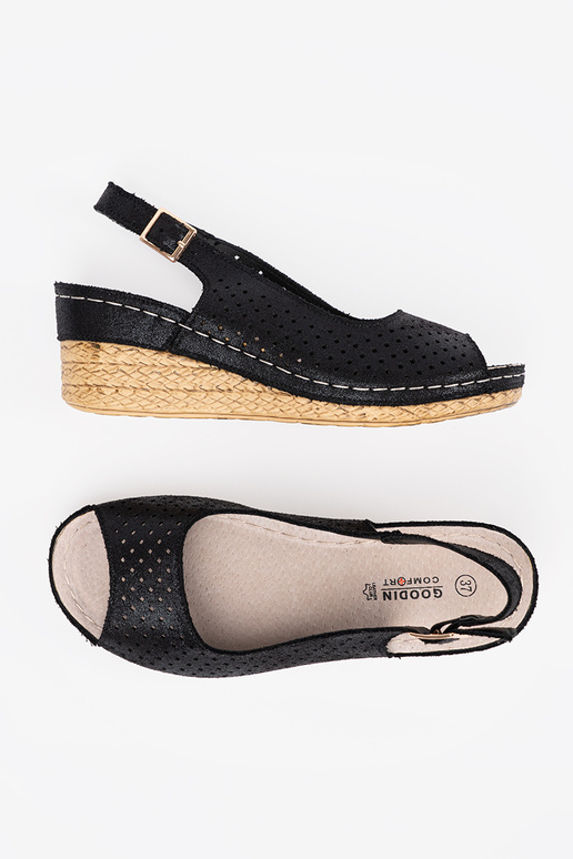 Zwarte opengewerkte sandalen Zwarte opengewerkte sandalen