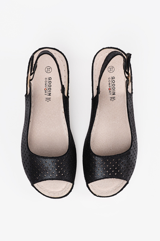 Zwarte opengewerkte sandalen Zwarte opengewerkte sandalen