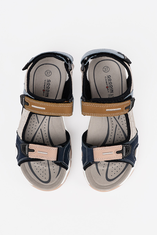 Sandaaltjes in verschillende kleuren Sandaaltjes in verschillende kleuren