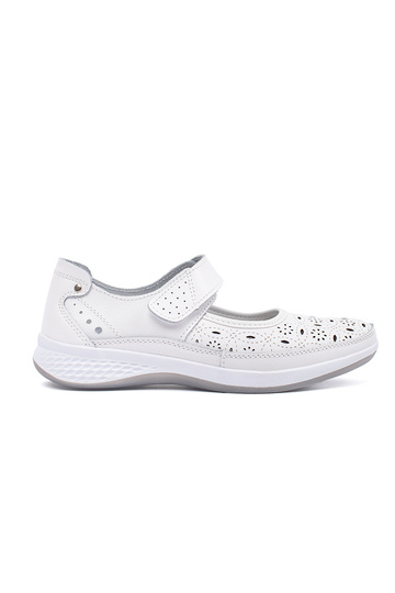 Ażurow sandalen van witte leer