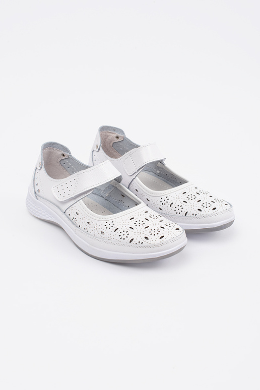 Ażurow sandalen van witte leer Ażurow sandalen van witte leer