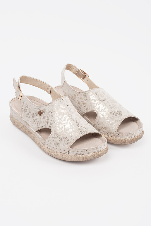 Ivoorkleurige Platte Sandalen met Gesp Ivoorkleurige Platte Sandalen met Gesp