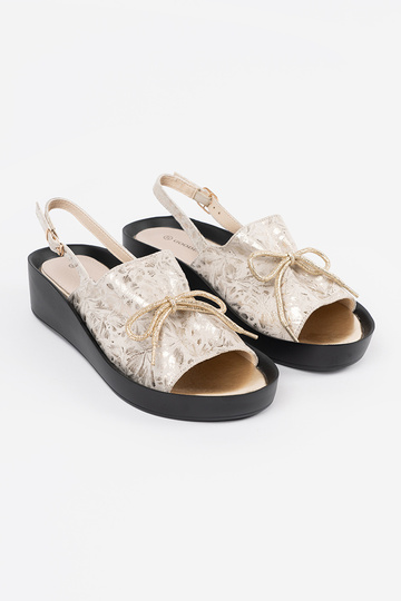 Ivoor kleurige sandalen 2