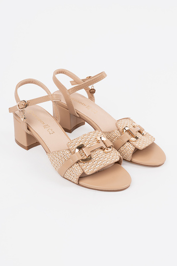 Dames sandkleurige sandalen... 2