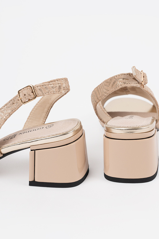 Zandkleurige dames sandalen op hoge hak Zandkleurige dames sandalen op hoge hak