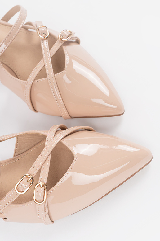 Leren sandkleurige hoge hakken met... Leren sandkleurige hoge hakken met...