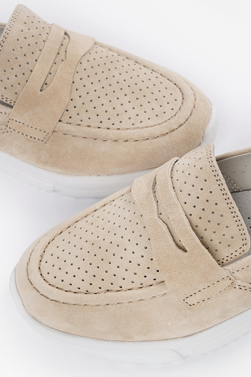 Zandkleurige leren mocassins met... Zandkleurige leren mocassins met...