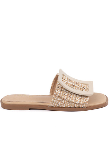 Slippers op platte zool...