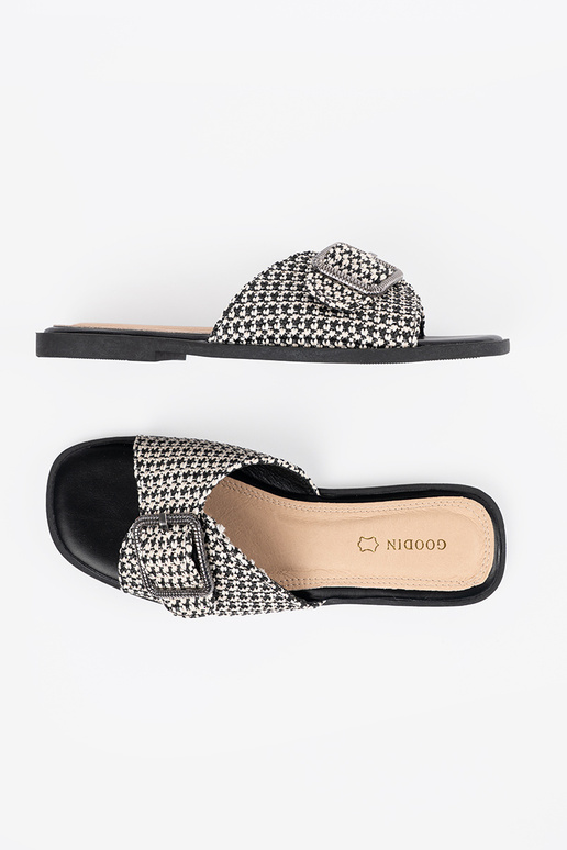 Zwart-witte geruite slippers met gespen Zwart-witte geruite slippers met gespen