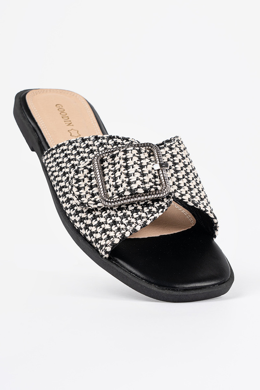 Zwart-witte geruite slippers met gespen Zwart-witte geruite slippers met gespen