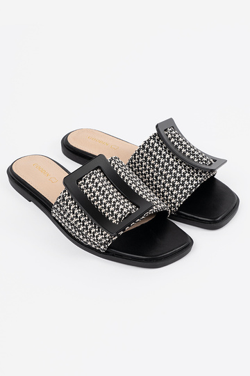 Zwart-witte platte slippers 2