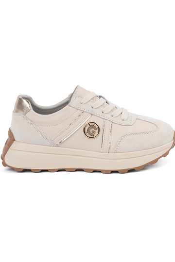 Leren sandkleurige sneakers...