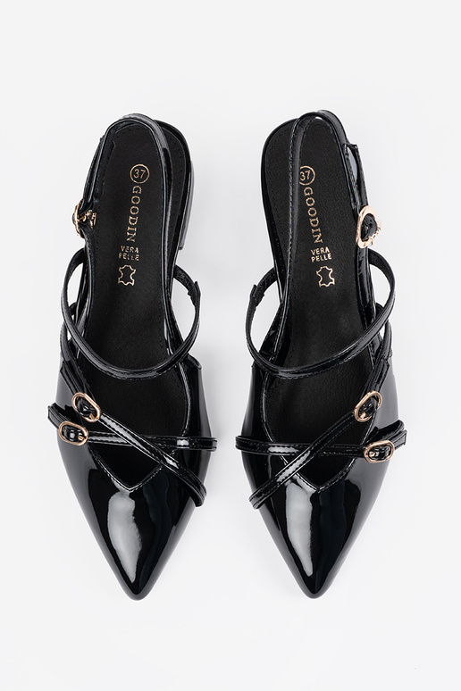 Leren zwarte hoge hakken met gouden... Leren zwarte hoge hakken met gouden...