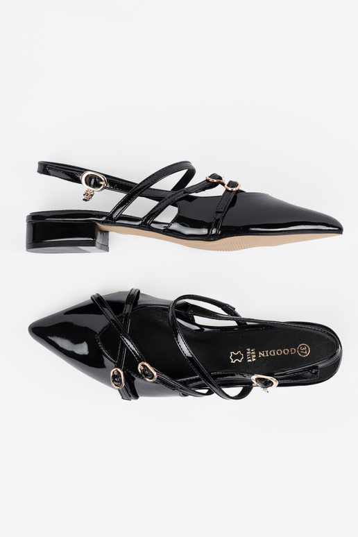 Leren zwarte hoge hakken met gouden... Leren zwarte hoge hakken met gouden...