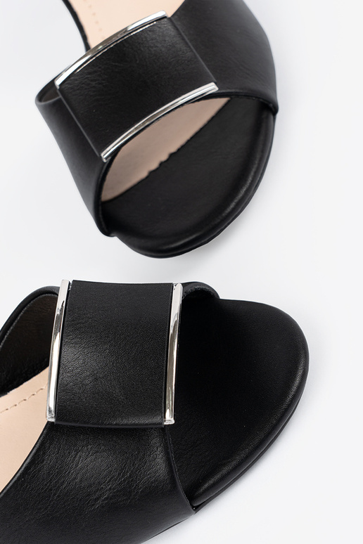 Dameshakken met open hiel in helder... Dameshakken met open hiel in helder...