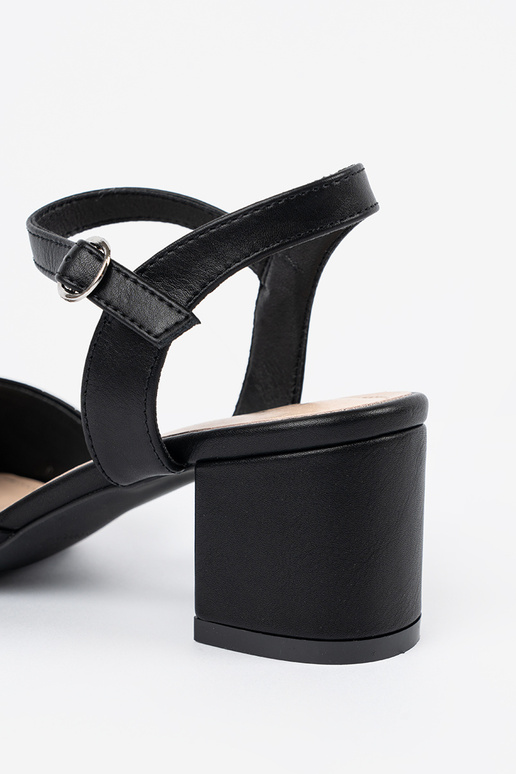 Dameshakken met open hiel in helder... Dameshakken met open hiel in helder...