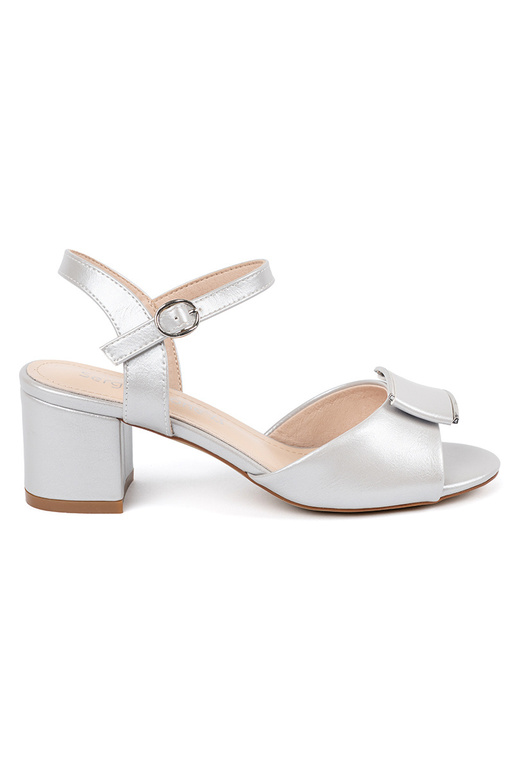 Gouden dames sandalen op een platte...