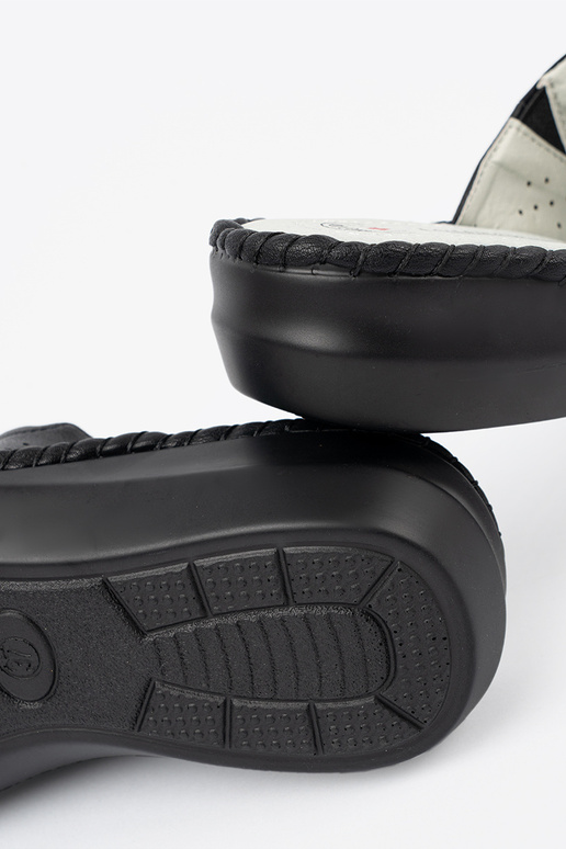 Slippers met leren inlegzolen in zwart Slippers met leren inlegzolen in zwart