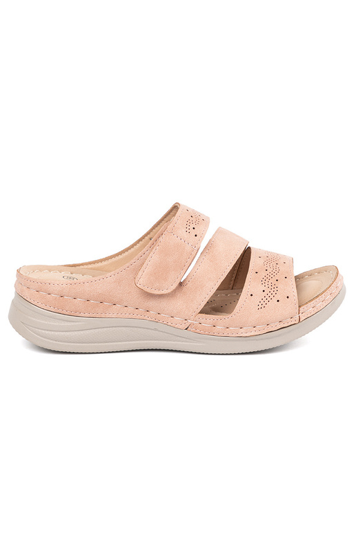 Slippers op een lage plateau in roze... Slippers op een lage plateau in roze...