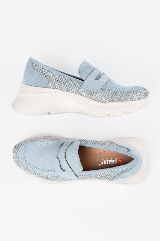 blauIn schoenen op een dikke zool blauIn schoenen op een dikke zool