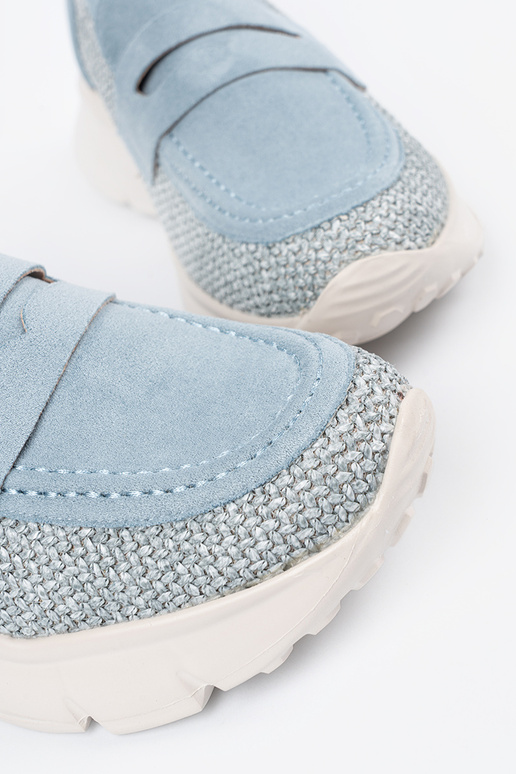 blauIn schoenen op een dikke zool blauIn schoenen op een dikke zool