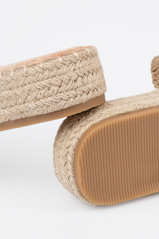 Slippers beige gevlochten met...