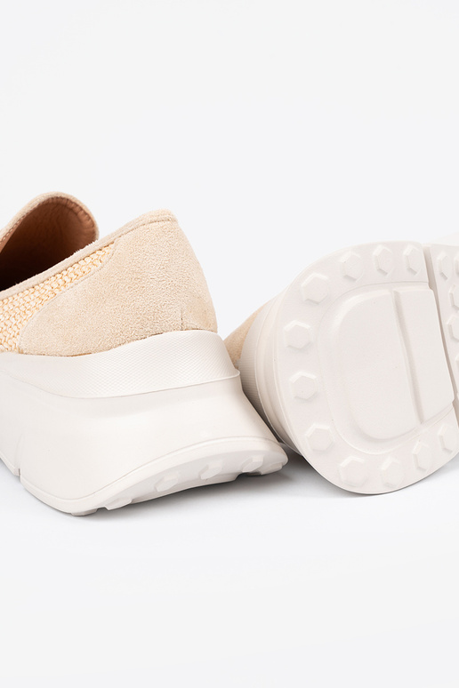 ivoor schoenen op een dikke zool ivoor schoenen op een dikke zool