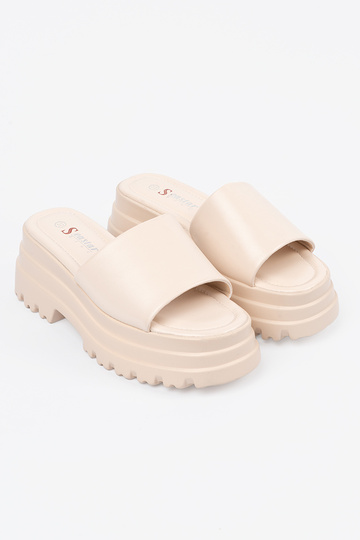 Slippers met platform... 2