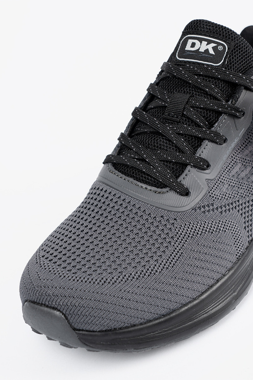 Zwarte en blauwe herensportschoenen Zwarte en blauwe herensportschoenen