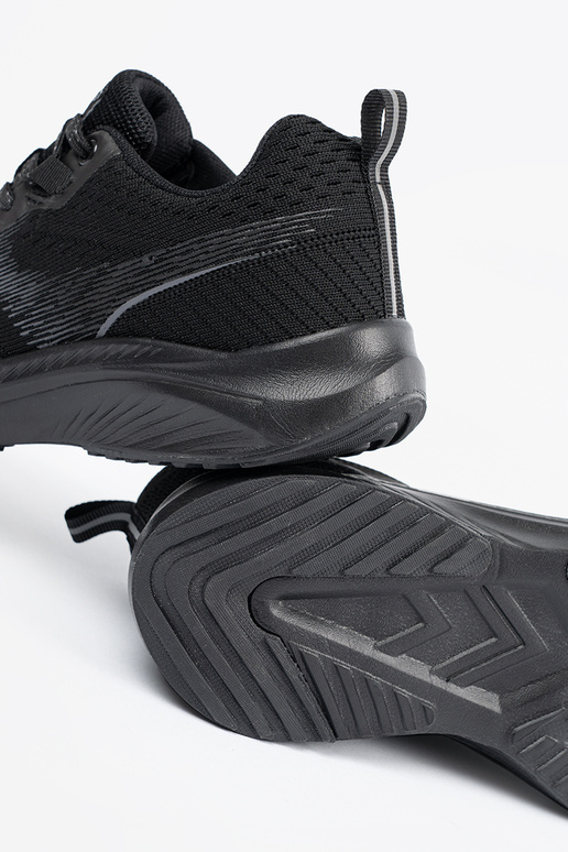 Sportieve schoenen met rode accenten DK