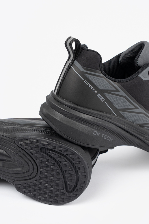 Zwarte herensportschoenen in... Zwarte herensportschoenen in...