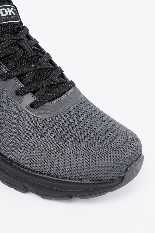 Zwarte herensportschoenen met groene... Zwarte herensportschoenen met groene...