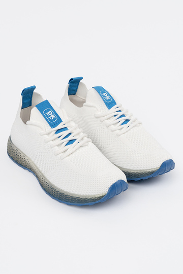 Initte kleur sportschoenen... 2