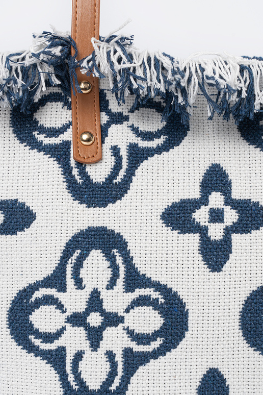 Strandtas met franjes aan schouder Strandtas met franjes aan schouder