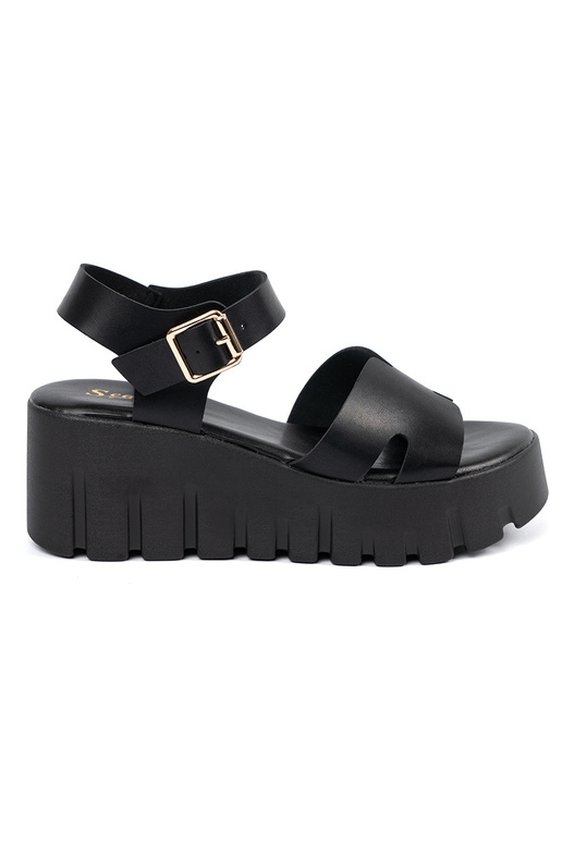 Zwarte schoenen met een hoge platform Zwarte schoenen met een hoge platform