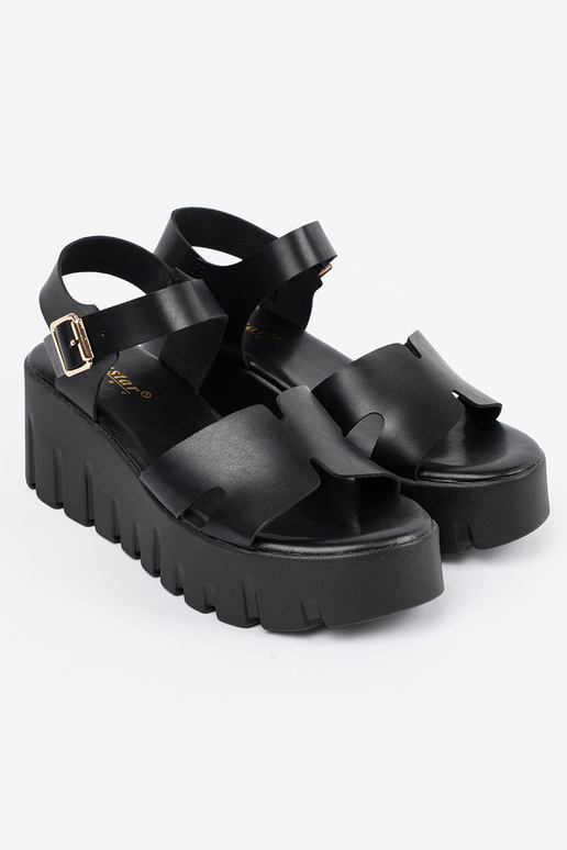 Zwarte schoenen met een hoge platform Zwarte schoenen met een hoge platform