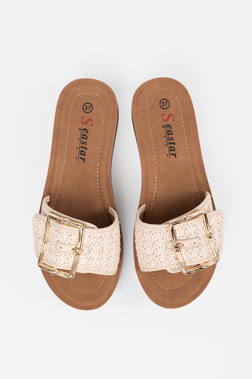 Pantoffels met een gouden gesp