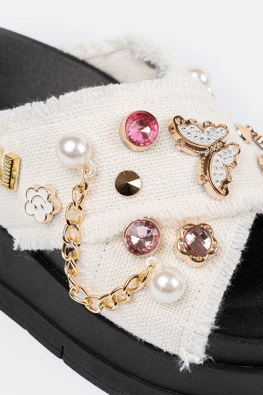 Initte kleur slippers met zInart...