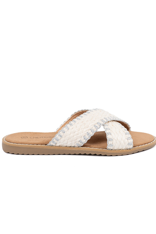 Initte kleur slippers gevlochten op...