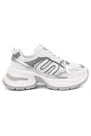 Witte dames sportschoenen...