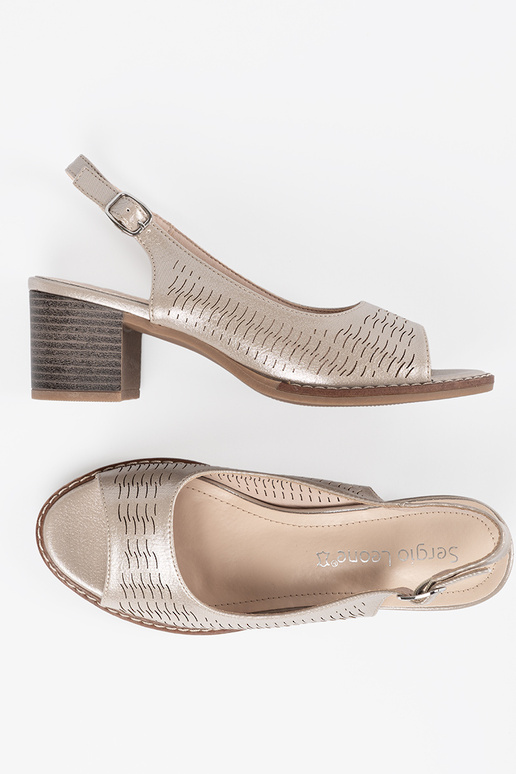 Gouden dames schoenen met lage hak